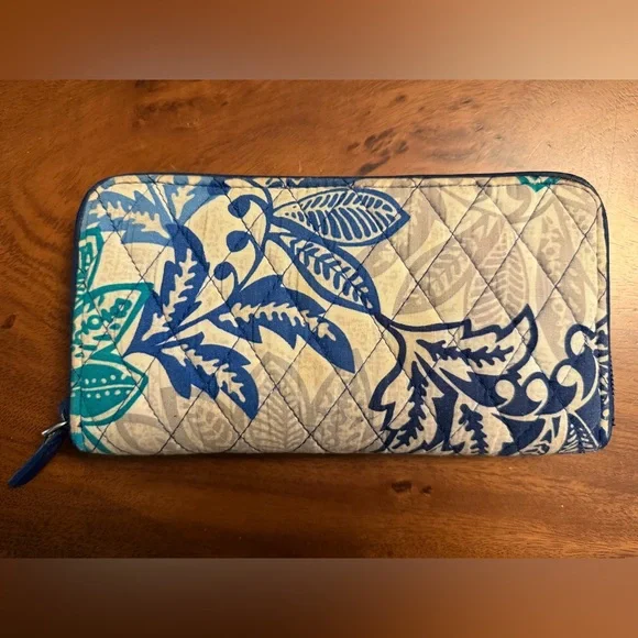 Vera Bradley Santiago Wallet - Picture 2 of 7